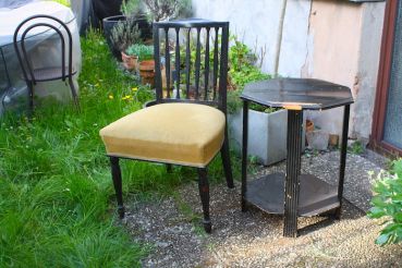 Set aus Vintage Stuhl & Tisch schwarz