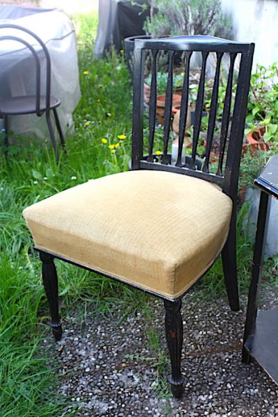 Set aus Vintage Stuhl & Tisch schwarz